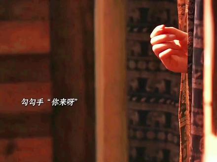 激动的心,颤抖的手!两人随时随地大小亲啊!#双轨 #虞书欣 #何与 #双轨暧昧成什么样了