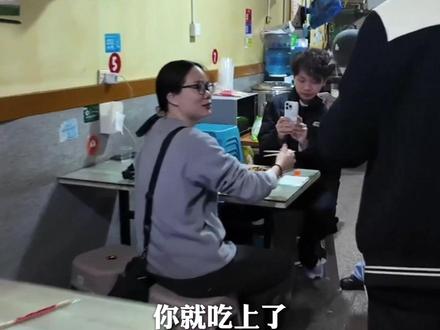 你们都在催的江西小炒老板回归啦~ @邓走走(带娃创业) “大馋丫头”鸡爪安排!@江西饭店(大桥南路店) @浙BA官方账号 #赣BA #江西省城市篮球联赛