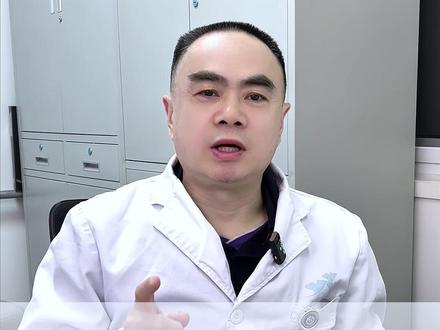 当你的指甲表面出现小白点、变黄增厚,一定要警惕,可能是早期的灰指甲!#灰指甲 #灰指甲初期的照片 #真菌感染 #抖出健康知识宝藏 #健康科普破圈计划