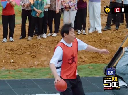 #徐志胜 :球筐也有尊严!#徐志胜人形球筐拼了