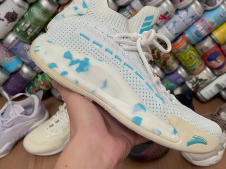 【购买推荐】安踏 KT5 low 一代宽脚射手神鞋,除了鞋面强度略微偏低#篮球鞋 #球鞋推荐 #球鞋测评 #抖音球鞋测评 #学生党必备