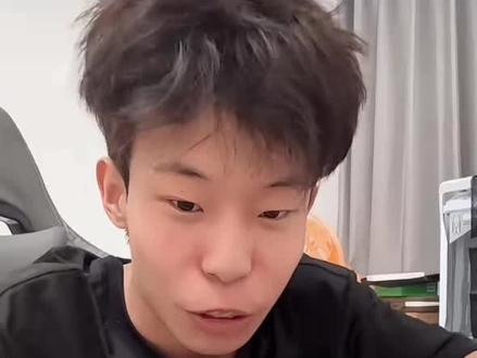 邱晨阳吃播,制作不易点个赞吧#邱晨阳 #猎奇 #白虎