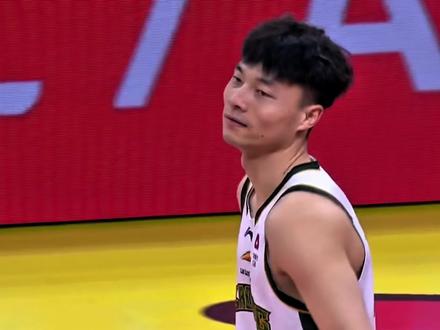 我的号码36,我是手帝,你记住 #dou来cba #cba球评大会#鄢手骐