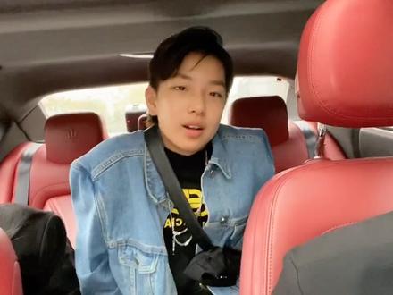 半个月没见了 哭liao@Nameisdy_ @王恩熙KrisW
