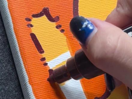 别老让小猫玩儿电脑!! 眼睛玩坏了都!
小狗也不一样!
#丙烯马克笔 #画画 #手绘 #沉浸式画画 #乱涂乱画系列