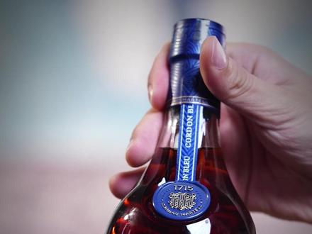 现在喝酒喝的不光是里子,还有面子#马爹利 #蓝带 #干邑 #干邑白兰地 #宴请 #正品洋酒