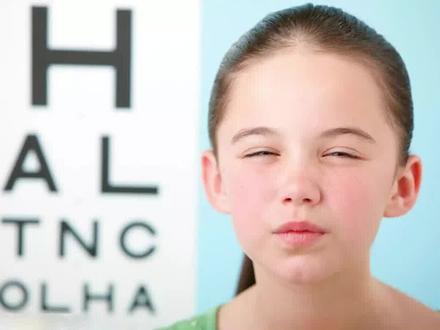 为什么看不清东西时,眯眼睛就能看清了?