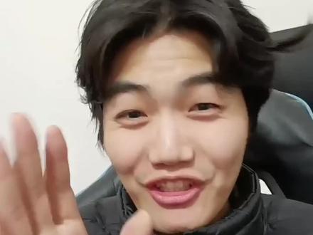 袁苹果最新3D打印玩具作品《宇宙蛇》
设计了玩具宇宙红鱼宇苏醒的月亮之后的又一个新的宇宙系列玩具,将苏醒的太阳与宇宙蛇结合在了一起,花了不少心思,小朋友和家长都可以看一下#宇宙蛇 #宇宙红鱼#格兰玛雅#食海者#奇幻宇宙