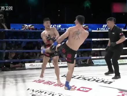 外国猛将手臂缠龙吓人,位宁辉3次打腹击中肋骨,直接让对手跪下 #拳击