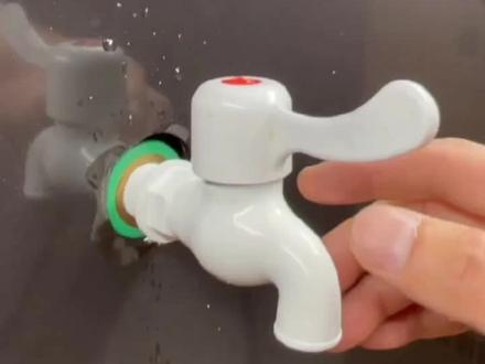 三角阀断丝 水龙头丝口漏水 免砸墙轻松维修#水管漏水 #水管维护