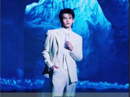 云旗Vogue盛典红毯高定造型 #vogue #云旗#红毯#造型