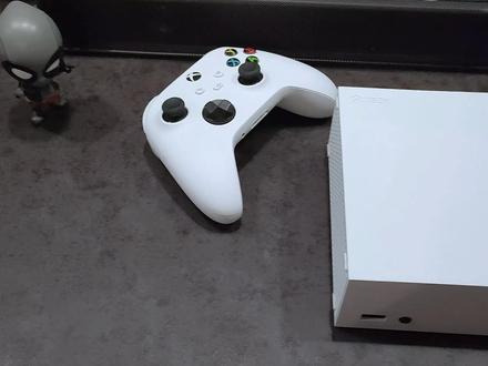 可以让你的Xbox手柄无线充电的神器 #Xbox #xbox手柄 #奕狐 #奕狐核基站