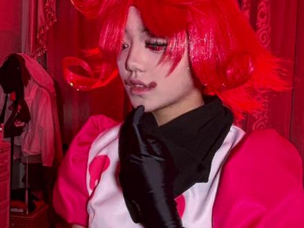 蟑螂女王
#v妈作品 #地狱客栈 #地狱客栈妮芙蒂