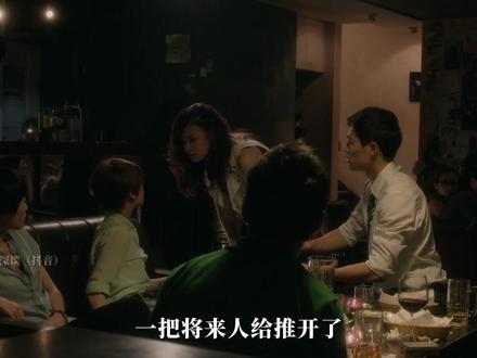 当真心撞上错位的灵魂,最单纯的告白也成了最深的伤害。 #影视经典补完计划 #影视万字精讲 #了不起的精讲团 #影娱漫谈编辑部 #影娱热点团