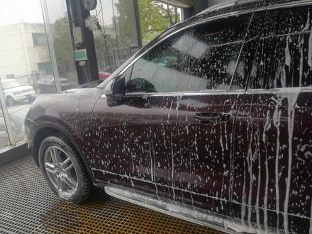 保时捷机油报警,如何自己添加机油#保时捷 #卡宴 #机油 #润滑油