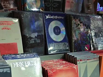 时代少年团新款痛包惊喜上架
涵盖马嘉祺、丁程鑫、宋亚轩单人款及团体款
小卡、明信片等热门周边一应俱全
汇聚众多内娱明星周边
热爱不等待,尽在小漾,欢迎大家前来选购~#遵义线下专辑店 #时代峰峻 #kpop #时代少年团痛包 #周边出物