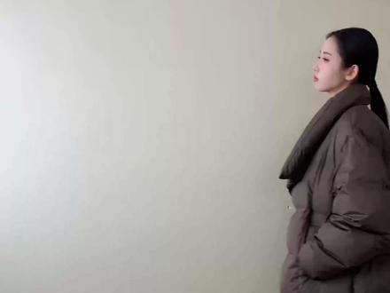 长款羽绒服怎么搭才能不压个#秋冬穿搭 #羽绒服 #穿搭技巧 #搭配分享 #长款羽绒服