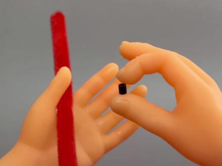 拼豆邪修现场|没图纸也能拼立体小马宝莉❓ 无图纸也能拼立体拼豆 × 小马宝莉❓
让拼豆新手也能入坑的邪修方法❗️
挑战投影仪代替图纸~
拼豆+扭扭棒的全新玩法,
新年手工DIY,马年让我们一起拼小马吧~
#拼豆 #手工diy #小马宝莉 #极米光影年货节 #扭扭棒