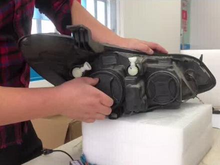 雪佛兰科鲁兹汽车LED大灯灯泡安装方法教程