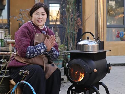 低成本用废弃的液化气罐就能做一个柴火取暖炉,烧柴烧炭都可以,还带气化功能,冬天放屋里太暖和了#柴火取暖炉 #柴火炉 #自制取暖炉 #杨丽小院 #超级皖