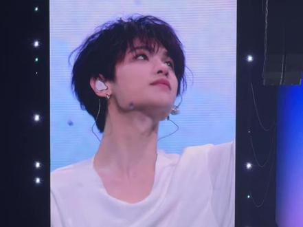 永远快乐!#黄明昊#glitch#贾想世界 #黄明昊演唱会