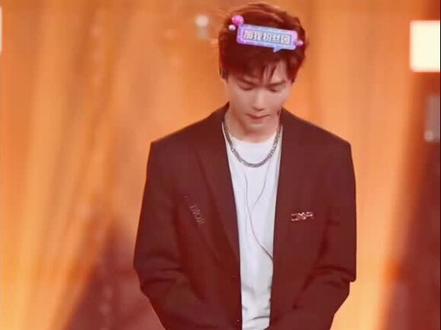 #王小港 @王小港 #灵魂歌手 #聆听天籁之音 #好听到耳朵怀孕 ❤️❤️🌹🌹