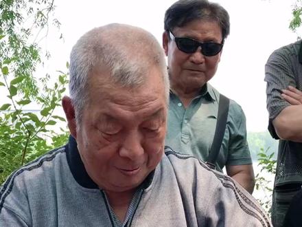 80岁大爷在公园表演绝技!背后原理是这样 #纯手法魔术