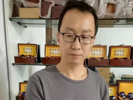 #保健球手球 玩法(五)单手托三个球 #手掌保健球 视频教学,#健身球手球 怎么玩的教程