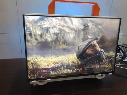 三千预算一体机,退可1080p百帧通杀网游,进可2k中高画质畅玩3A大作!#diy电脑 #一体机电脑 #diy一体机 #装机教程 #性价比
以下是配置单:
cpu:r5 5600 某拼559
主板:精粤b450m pro 某拼301.84
散热:乔思伯cr1400evo 某淘89
内存:玖合8*2 3600 某拼191
硬盘:梵想s500pro 512G 某拼239
(硬盘可以换成悉硕s500 512g 某拼177)
显卡:2060 6G 小黄鱼845
电源:玄武550kill 某拼144
机箱:傻瓜超人k77air 小黄鱼89
无线网卡:9260ac网卡 某拼31.3
16寸 1200p 120hz便携屏 小黄鱼389
壁挂式手机支架+3m磁铁 某拼30.9
显卡支架方案*2 某拼16.6
一共2925.34
大家可以多加几十块钱买两把12cm正叶风扇和两把12cm反叶风扇,还有一把9225正叶风扇,一共五把风扇装上,对散热很好,加上这些风扇价钱也不超过三千,否则这套机器不打开侧板玩会比较闷罐,风扇装满后散热才会变得好些
再来说说机箱包,pdd直接搜k88机箱包就有,直接买最大号的就行,大概十八元