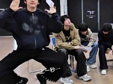 张老师的威严😸🫰
#娱乐 #抽象 #养成系 #时代峰峻 #张函瑞