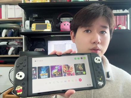 Switch2游戏分享功能怎么用?实测教程+支持游戏列表 本期实测Switch2专属游戏分享功能,以塞尔达无双封印战纪为例,手把手教你怎么用这个功能实现双人独立视角游玩,告别分屏的画面压缩和干扰;同时讲清功能的优缺点、使用限制,还有目前支持的独占/非独占游戏列表。#switch #switch2 #switch游戏 #任天堂switch #游戏机