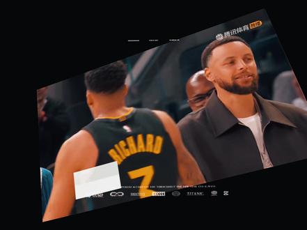 恭喜勇士128:117爆冷战胜掘金,送给后者全明星之后首次失利。首节勇士外线火热11:开局,约老师助攻布劳恩连续得分缩小分差,受任于关键之中,伙夫临危受命却命中了3个3分单节11分,帮助勇士39:27领先。第二节勇士外线手感依然在线,半场结束28中15的三分命中率,反观掘金外线命中率惨淡。第三节三分13中0+3失误帮助掘金起势,拉回悬念,第四节比赛开始小佩顿帮助勇士打破3分得分荒,15中1的荒谬,偷球布朗不得不说积极性没的说,斯蒂芬.波杰姆斯基降临单节百分百命中率砍下15+8+2,其中不乏神仙球,压哨球(前三节3+6+7),把库里都打兴奋了。带领球队打出20:2超级攻击波反超比分,之后穆雷三分命中约老师也有得分但再也没有追回比分。本场比赛勇士7人得分上双且有7人都有抢断,借用我喜欢的一个勇士博主@今日勇士 说的话“今天没有抢断都不好上桌吃饭,真积极啊,掘金方面约老师35+20+12+3+5,穆雷21+2+2,布劳恩18+5+2。另外分享本场比较有意思的画面:约老师传球板凳席库里,库里做投篮姿势(真配合呀而且没有笑展示了高度的职业素养)#勇士掘金#全员皆兵 #勇士掘金