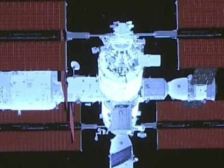 #神舟二十三号 载人飞船与空间站组合体完成自主快速交会对接