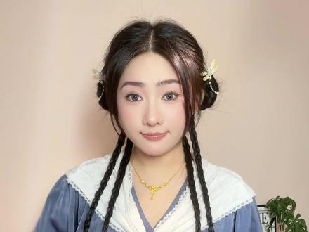 元旦可爱喜庆双丸子头🧨 甜美减龄 俏皮喜庆!元旦过年都可以梳~简单好上手 手残党姐妹也能轻松搞定!赶快试试叭~#发型教程 #元旦发型 #双丸子头 #创作者中心 #创作灵感