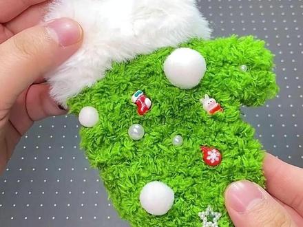 圣诞节小手套(粉丝投稿)扭扭棒教程来啦~做法嘎嘎简单一学就废 #圣诞节 #手工diy #扭扭棒 #宝藏生活家企划 #青年创作者成长计划