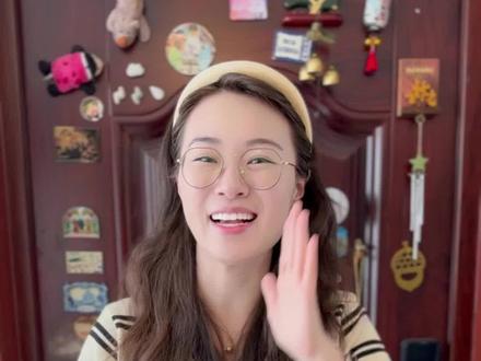 新买回来的衣服到底要不要洗? 今天我才知道
新买回来的衣服
到底要不要洗
这一条强烈建议大家转发
到相亲相爱一家人的群里
咱买回来的衣服
无论价格有多昂贵
这里面有多少东西
是咱不知道的
我跟您说
一般的衣服里面含有甲醛
它是用来固色和防皱的
它对我们的皮肤
还有呼吸系统
是很有危害的
其次服装在生产过程当中
还会有一种
叫做 NPE 的环境激素
服装生产这方面
是避免不了的
它对人体的 内分泌
生殖系统 那都是有影响的
虽然这两种东西都很可怕
但是他们可以用清水
全部洗掉
当然了
咱们买回来的衣服呀
先要试一下
确定不退不换了
再去下水洗一洗
否则是会影响退换的
为了自己和身边人的健康
赶紧 关注 转发 吧
强烈建议 转发
#新衣服 #洗新衣服 #甲醛 #生活小妙招 #干货分享