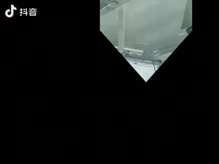 什么是电泳漆,这是车辆出厂后包括4S店都做不到的保护底漆,不电焊不动火的情况下是不会生锈的,这就是保留原厂漆的重要性。