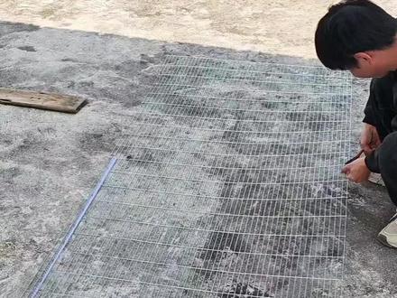 今日鸽棚进度更新,剩下3面铁皮未完工,尽情期待下次更新进度#这是我的老家,施工现场实拍 #搭鸽棚 #鸽子家飞