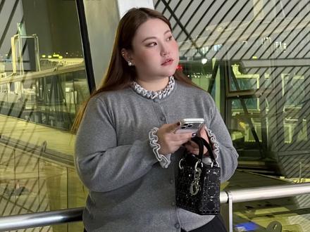 伍老哥来了姐妹们 去江苏给我的好朋友过生日 #江苏 #生日 #大码女孩 #BBW #vlog