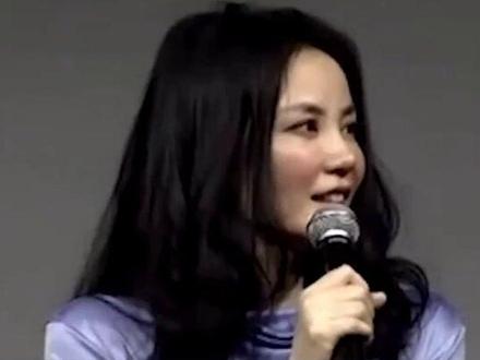 王菲挑战谢家权威,直言与谢霆锋相恋多年未获认可#王菲 #谢贤