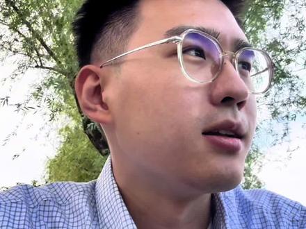 五菱华境s发布,国内打价格战还有比五菱强的嘛?这车一出来让非鸿蒙的华系阵营解释成本暴增。#华境s #大六座suv #华为 #鸿蒙智行 #价格战