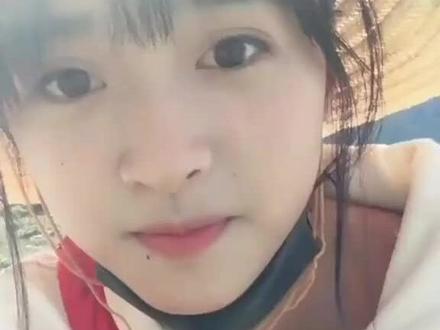 #沈月 早期做义工的月月好可爱