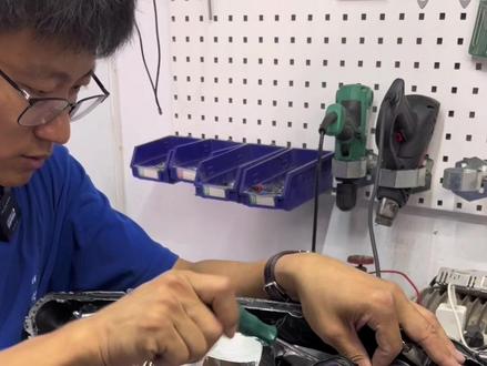 #大连改灯 #车灯升级 #三菱劲炫 #汽车灯光升级 #改灯 三菱劲炫使用专用转接版替换原车史丹利透镜 高低调节功能正常 不卡装饰罩 实现两近四远