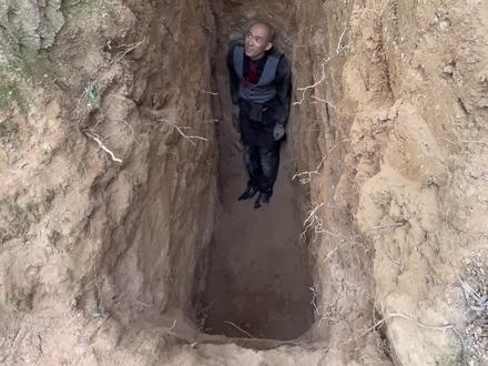 包坑总裁第44期,资源越来越少了今天只能给总裁盘个老坑#我的乡村生活 #瓜子二手车 #挖山药#山货小白 #总裁包坑