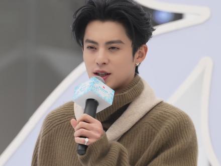 听说你们喜欢看帅哥?王鹤棣来成都了! 本人是挺帅的!#王鹤棣