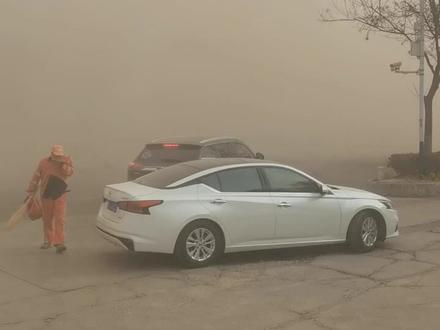 河坡电厂烟筒放倒啦