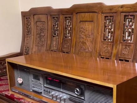 朋友送的82年产的东乐牌811—A型落地式收录机、中波音质!#怀旧收音机 #收音机 #录音机 #收藏爱好者 #