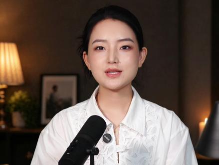 姜乘澜回归后,我开始重新理解……
最近大家都在说"每个行业都需要一个姜乘澜"——账号、名字、原来的平台都被剥离,她以真名重新开号,几天涨粉过千万。
但比起这场"顶流归来"本身,更值得每一个职场人想一想的,是另一个问题——我们身上的能力和光环,有多少是真的属于自己?有多少,其实是平台、机构、title 给你的?
#姜乘澜 #程十安 #职场 #女性成长 #职场女性