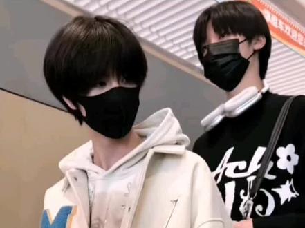 sdfj我们不接受然后借口和解释 难道只有一班是你旗下艺人吗?二班不是吗?#时代峰峻#李煜东#TF四代@会火