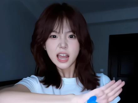 瀑火的手搓颜料变装特效来了!#上热搜 #手搓颜料变装 #特效 #可灵一键同款 #可灵